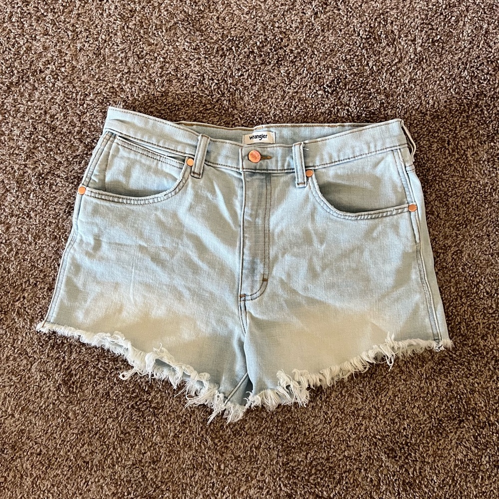 WRANGLER | Light Wash Raw Hem High Rise Shorts